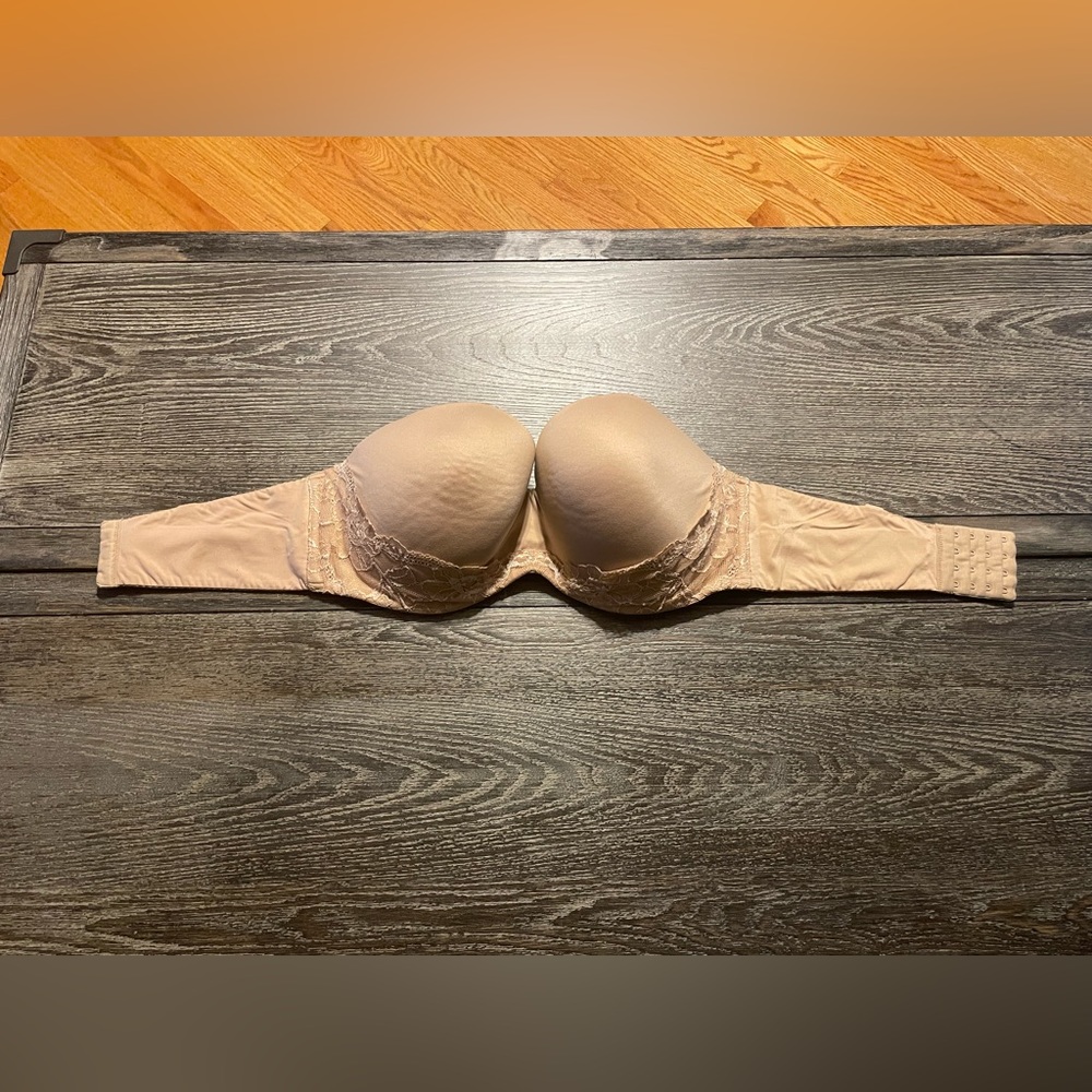 Victorias Secret: Beige Strapless Bra